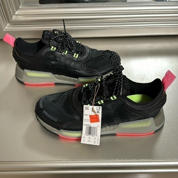 Men Adidas NMD V3 Black Signal Green Brand New No box $160 Retail Price GW3064 - Picture 1 of 5